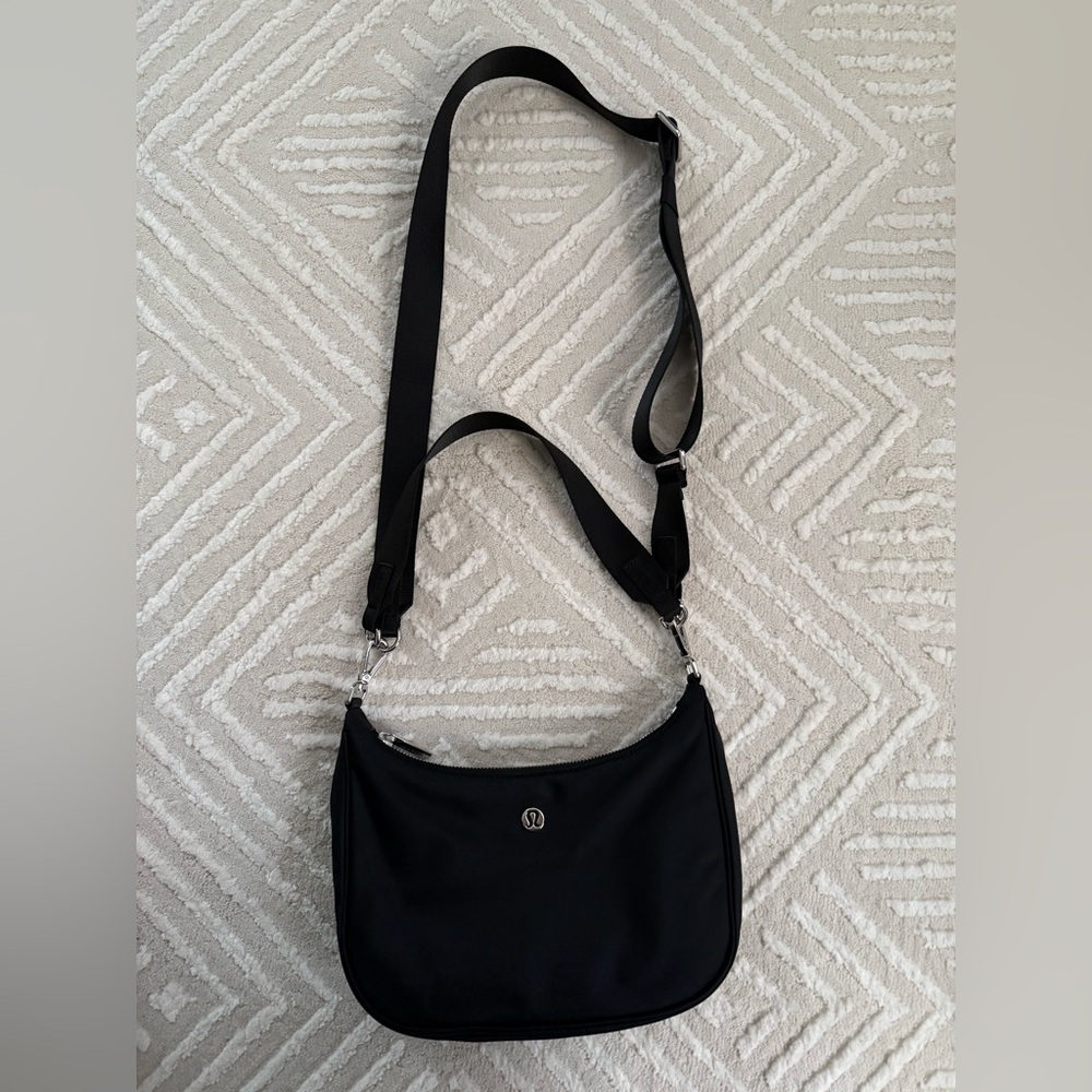 lululemon athletica City Essentials Small Shoulder/Crossbody Bag
